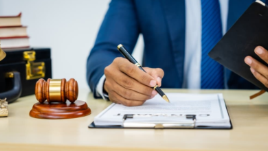 How a Compensation Lawyer Helps During a Claim Delay
